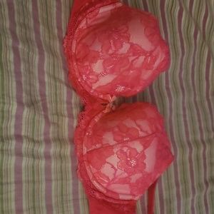 Pink vs bra